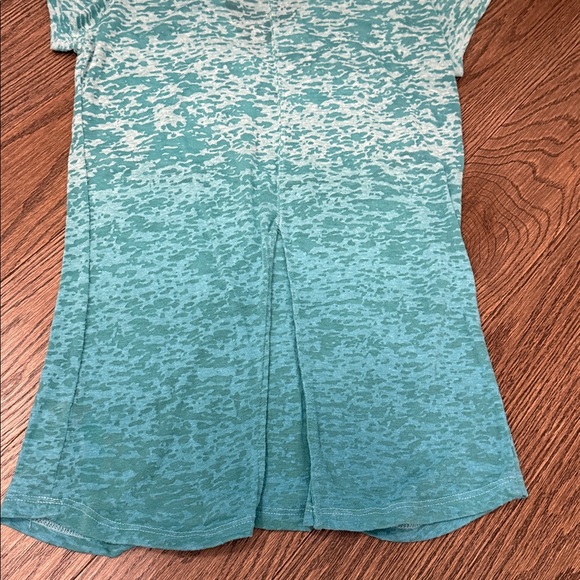 Aventura Shirt Size XS - Picture 6 of 7